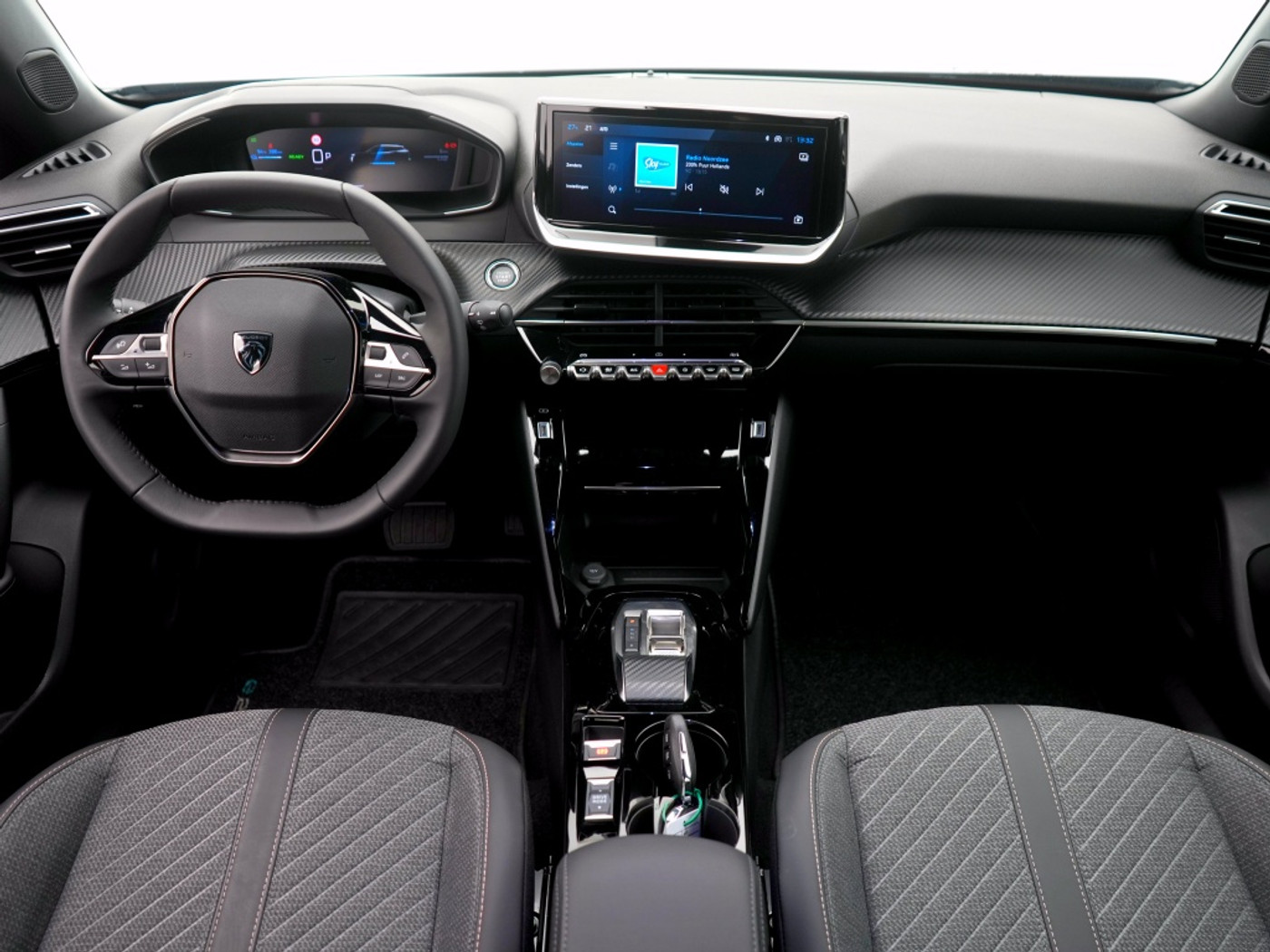 Foto van Peugeot E-2008