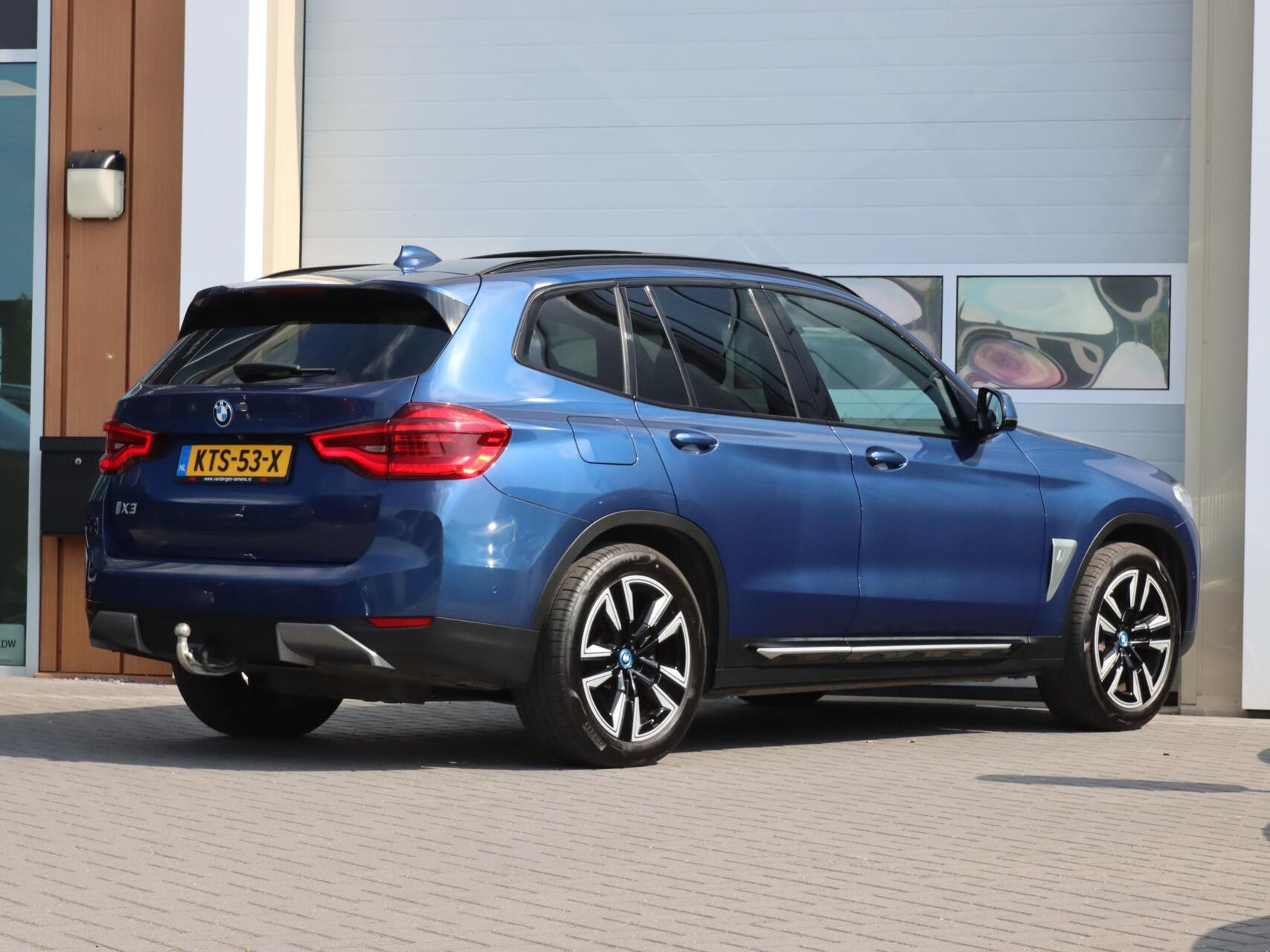 Foto van BMW Ix3