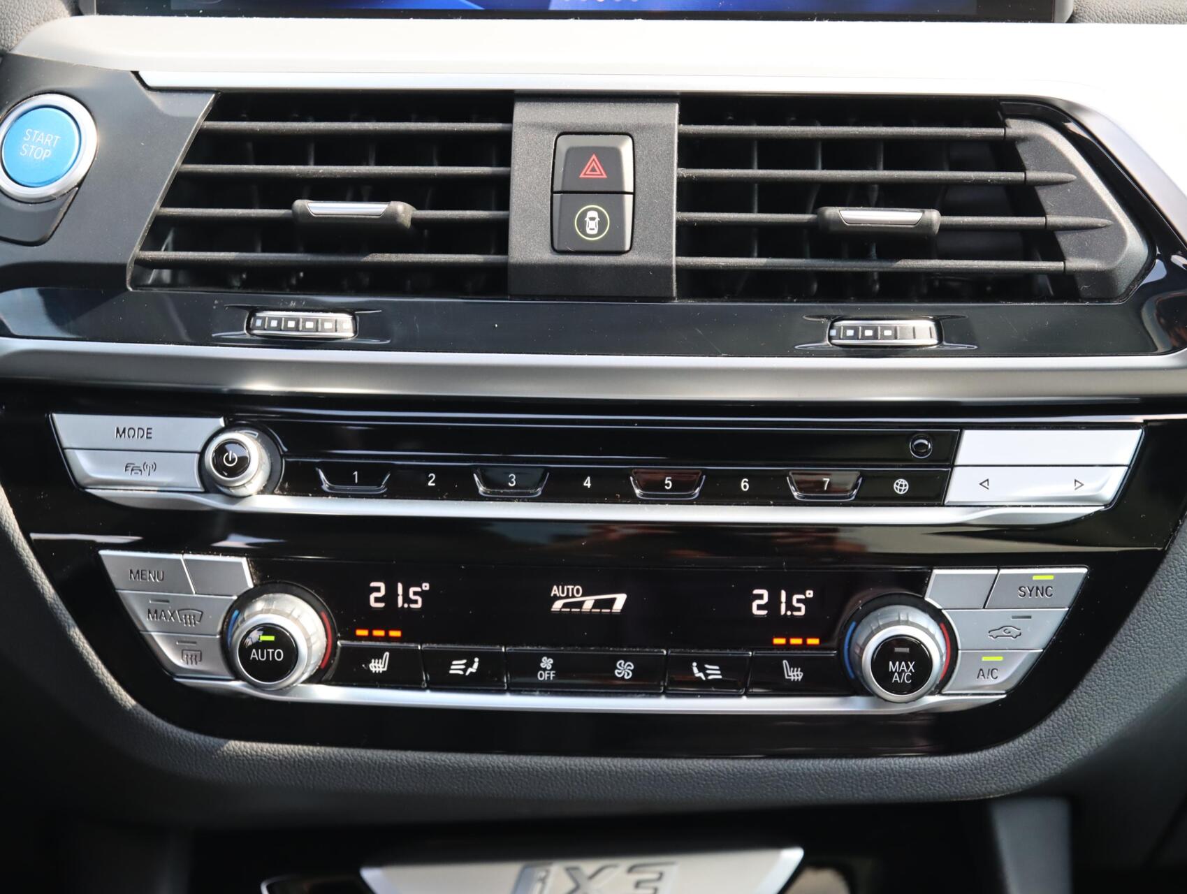 Foto van BMW Ix3