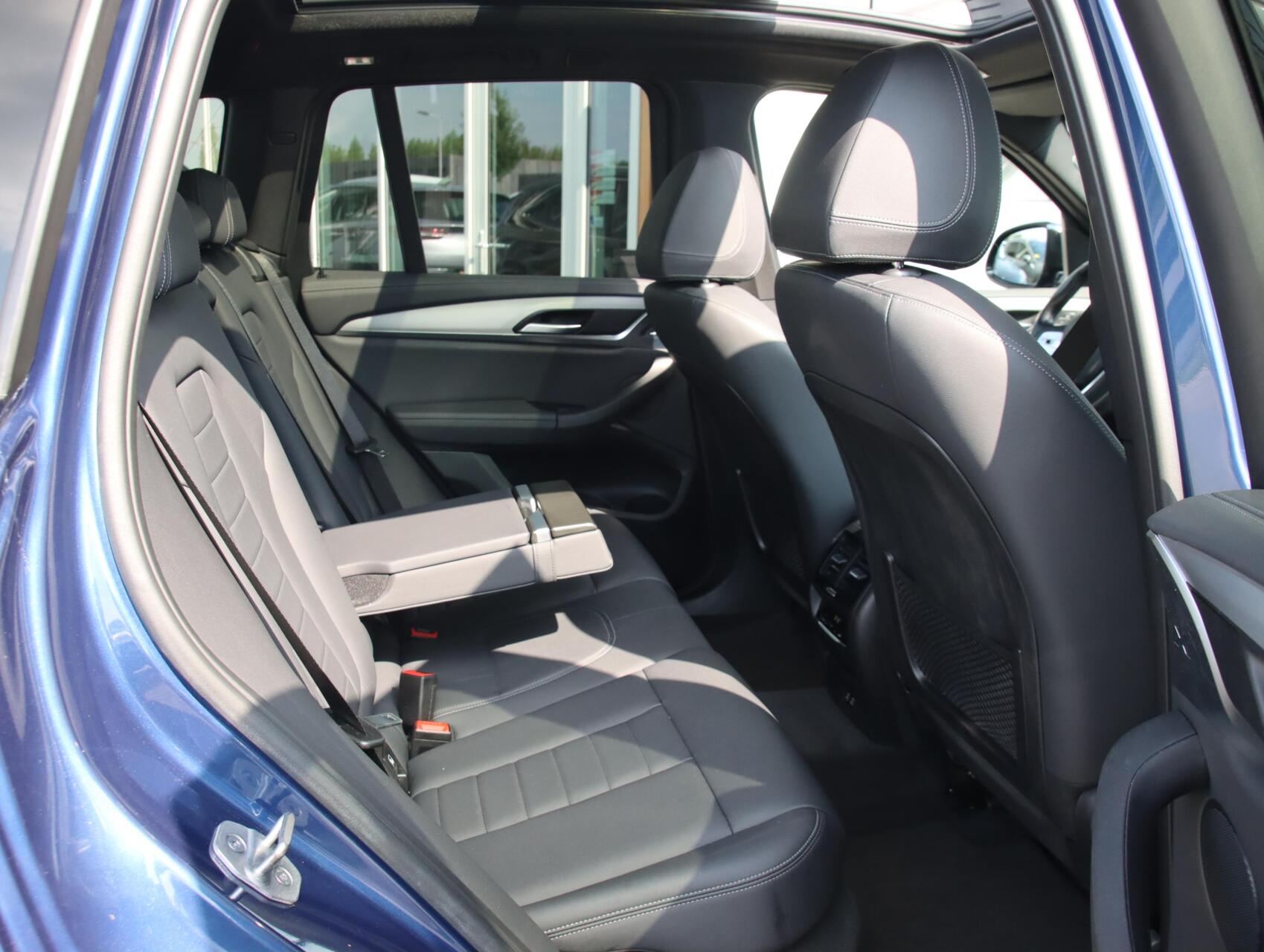 Foto van BMW Ix3