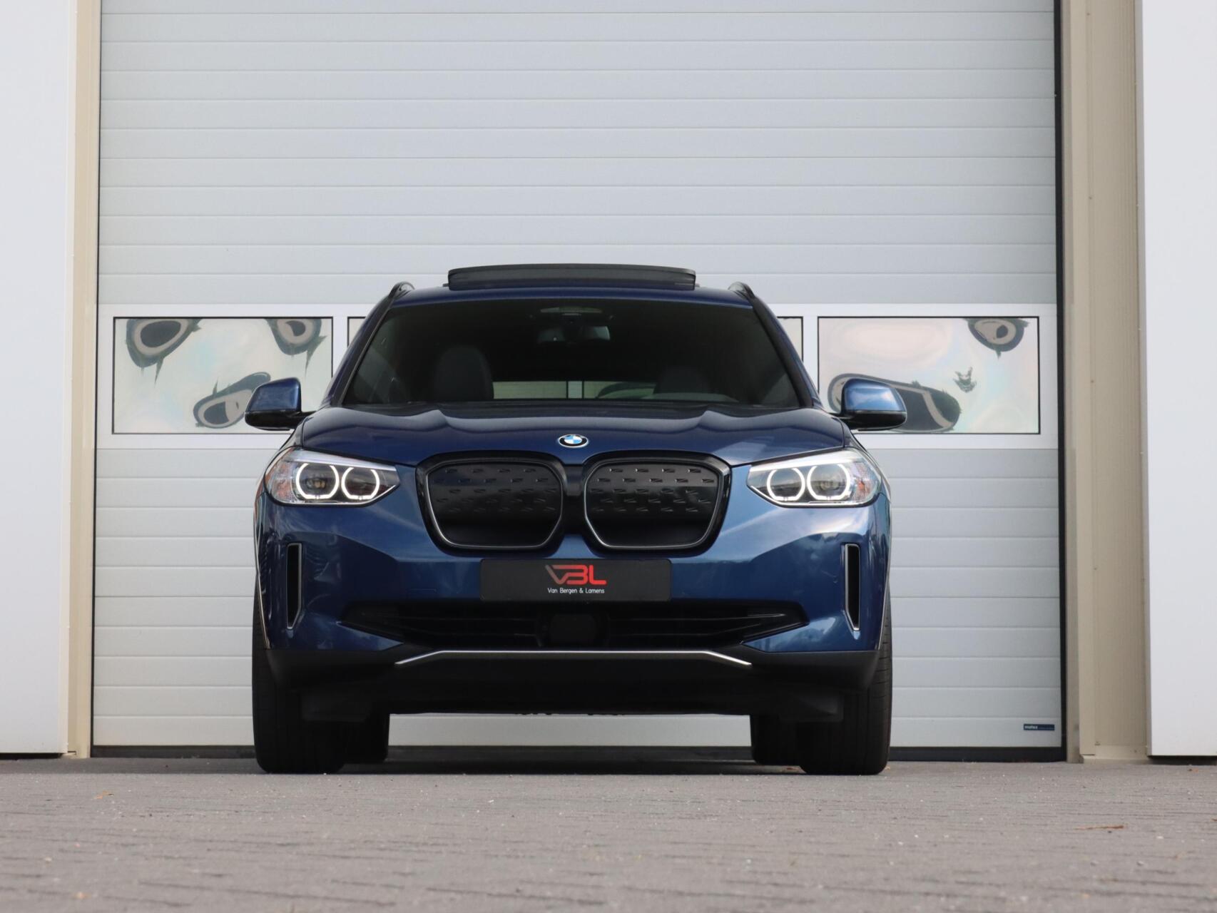 Foto van BMW Ix3