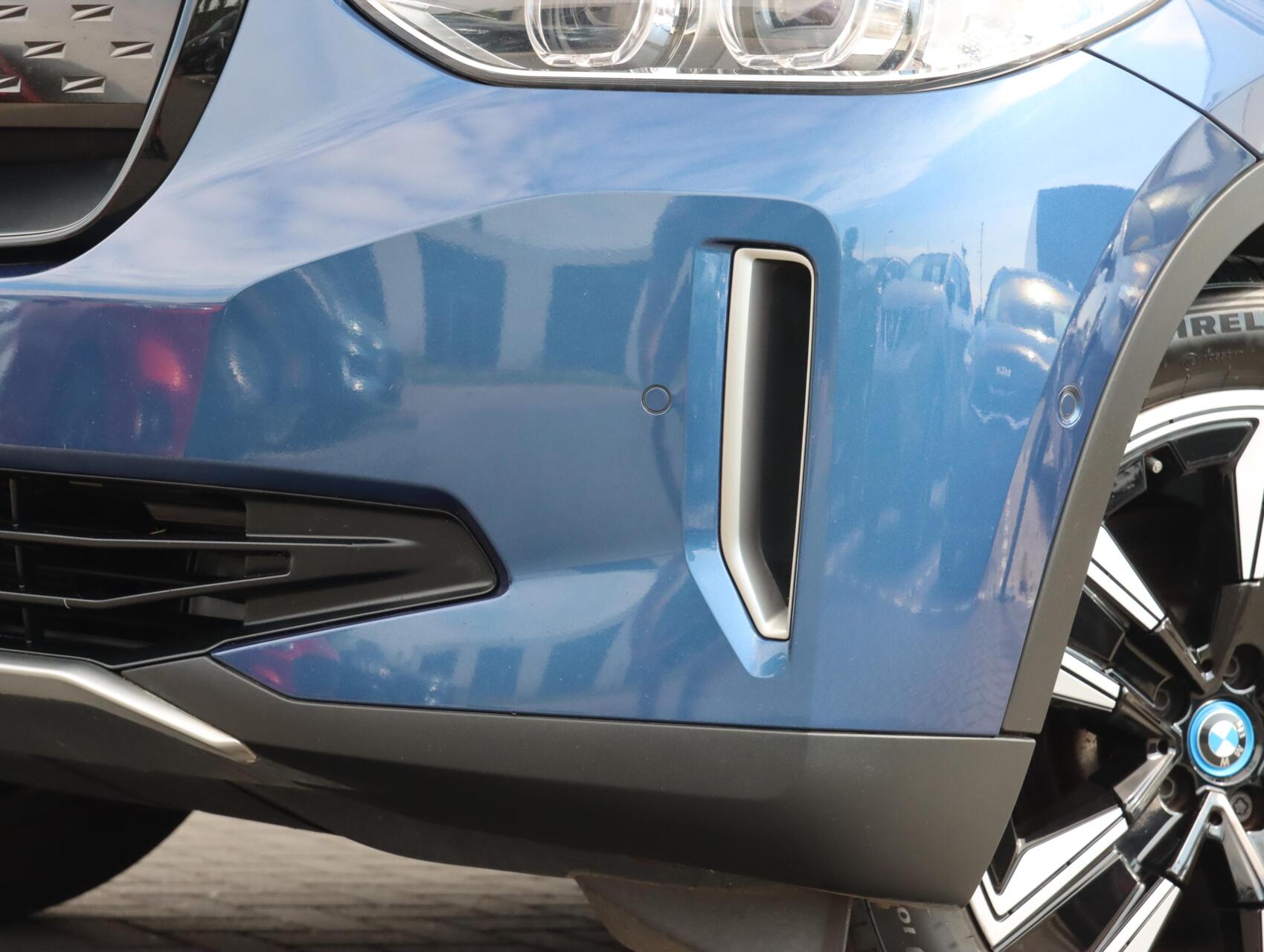 Foto van BMW Ix3