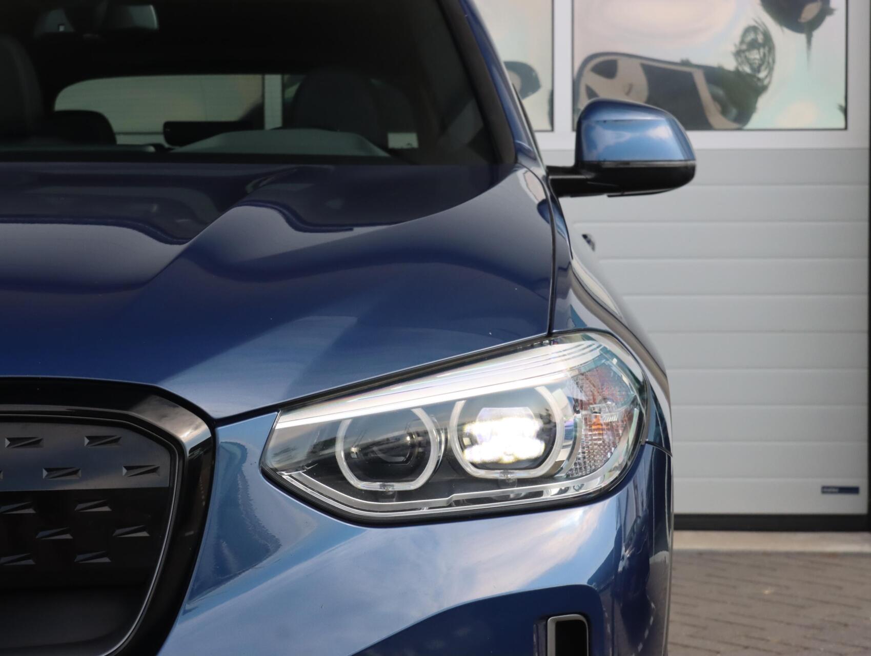Foto van BMW Ix3