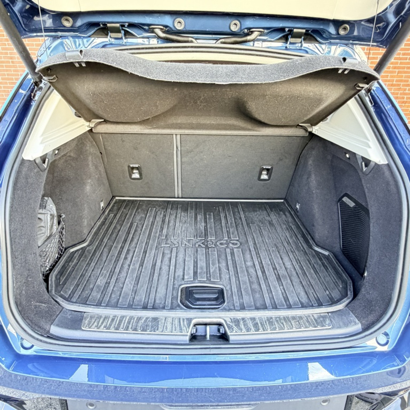 Foto van LYNK & Co 01