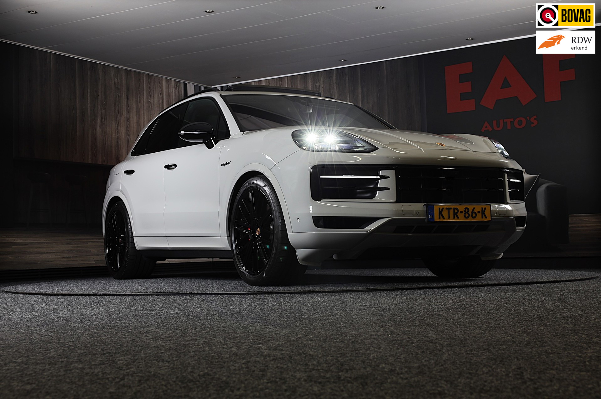 Porsche Cayenne 3.0 S E-Hybrid / 520 Pk / Head Up / 360 Camera / Acc / Sport Design / Luchtvering / Sport Chrono / Open Pano / 22 2025 - voorkant