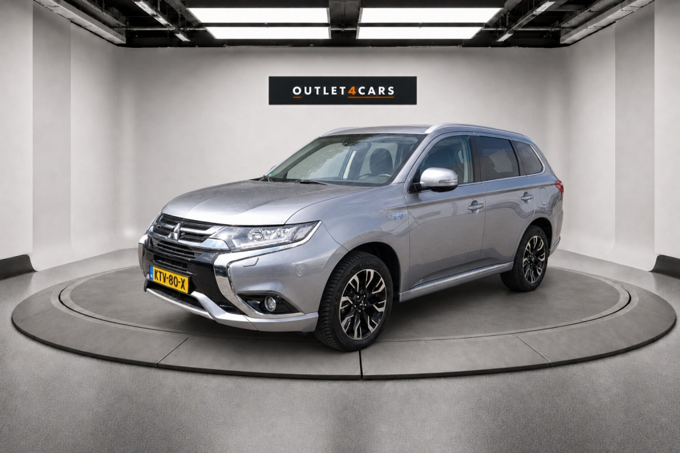 Mitsubishi Outlander 2.0 PHEV Prestige 2017 - voorkant
