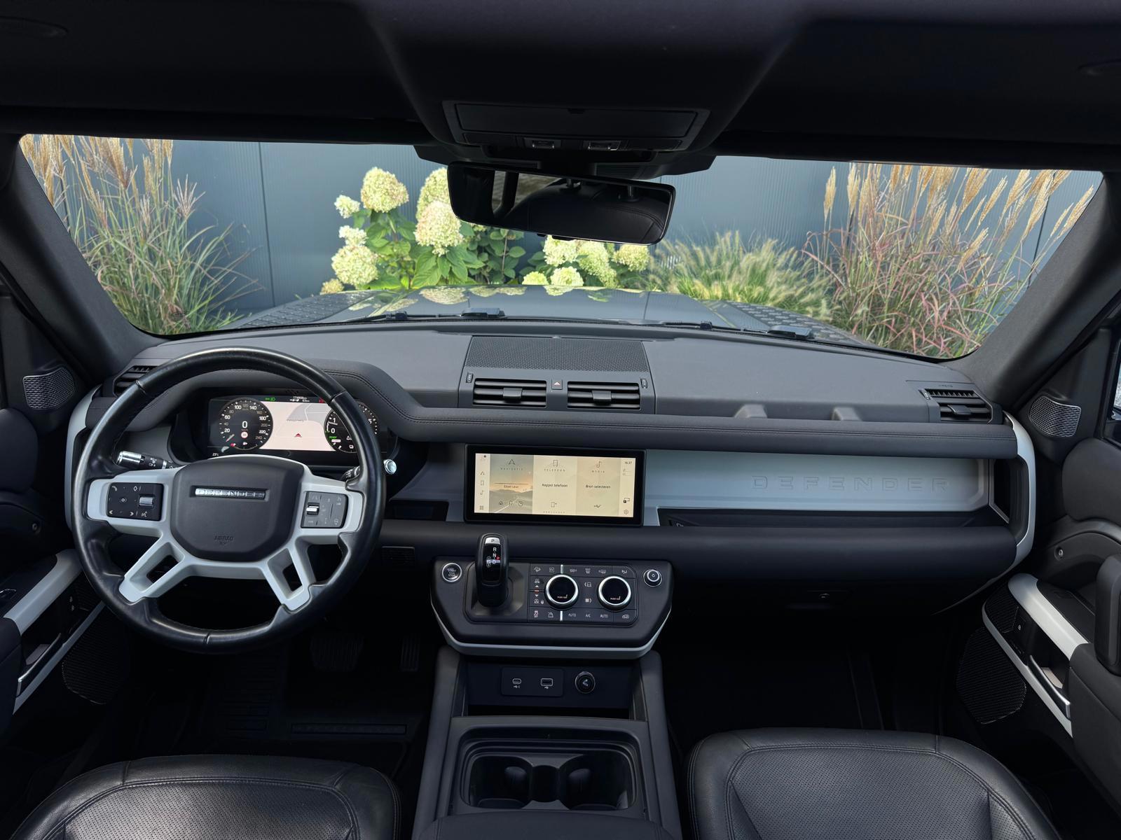 Foto van Land Rover Defender 110
