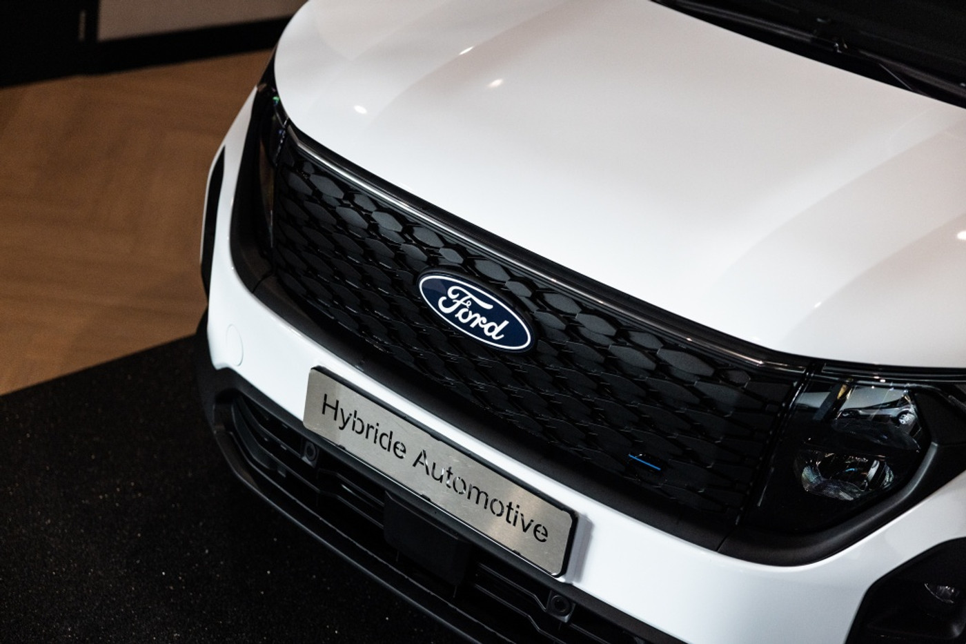 Foto van Ford E-transit Cour.