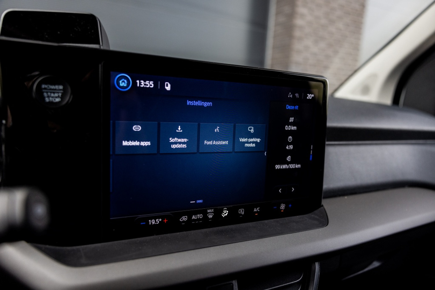Foto van Ford E-transit Cour.