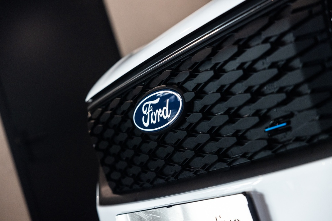 Foto van Ford E-transit Cour.