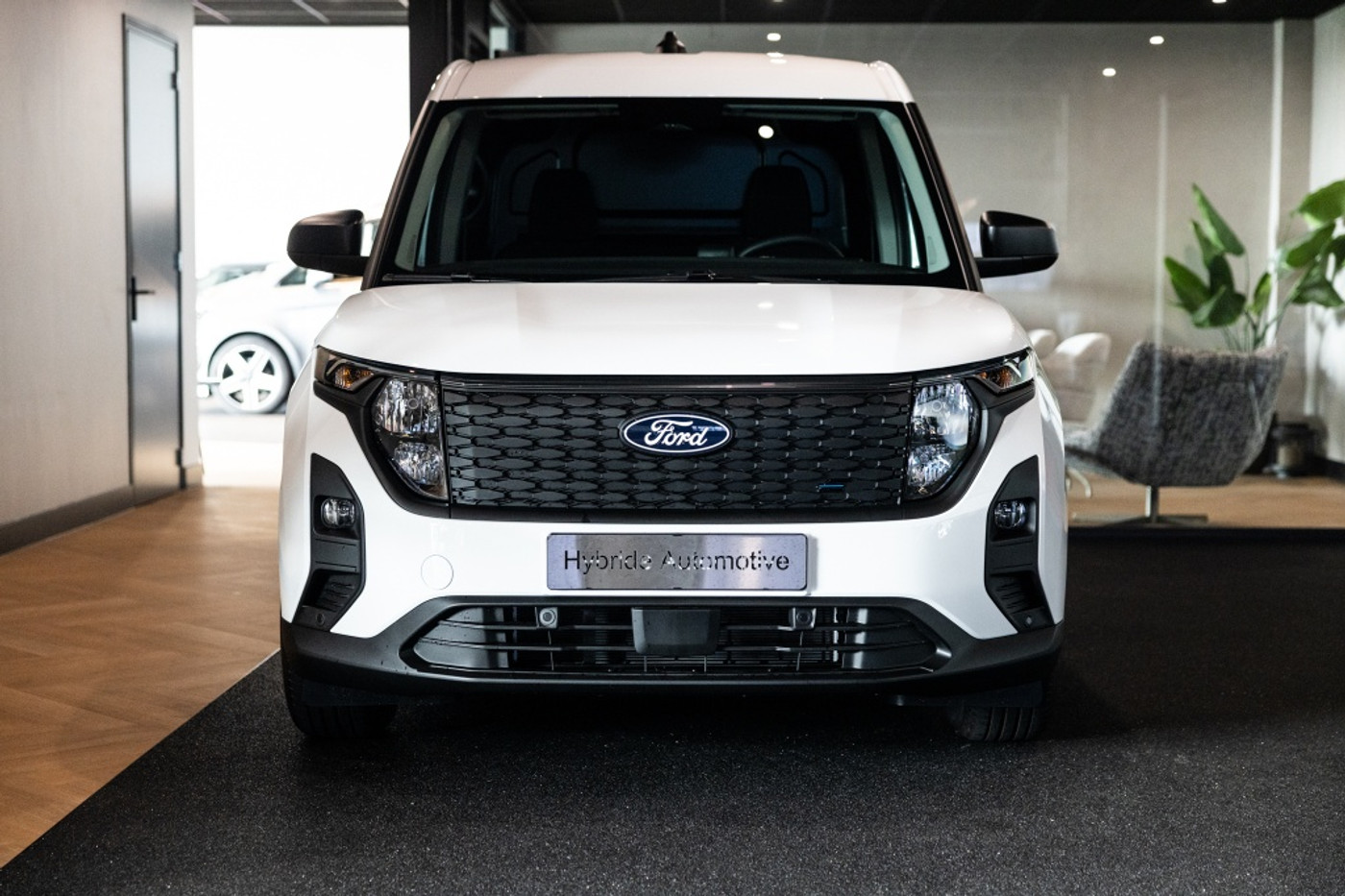 Foto van Ford E-transit Cour.
