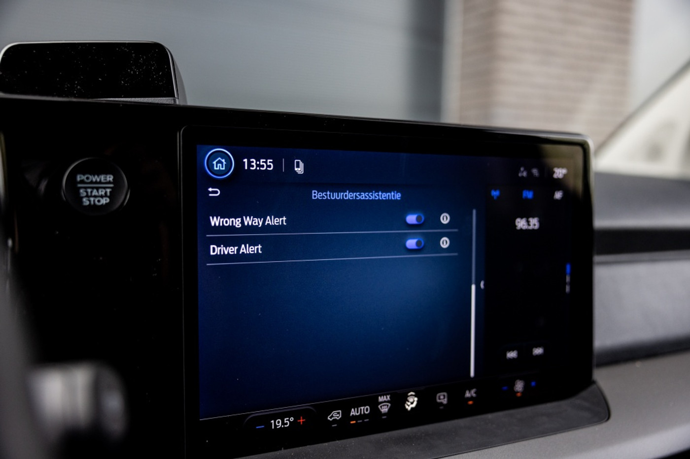 Foto van Ford E-transit Cour.