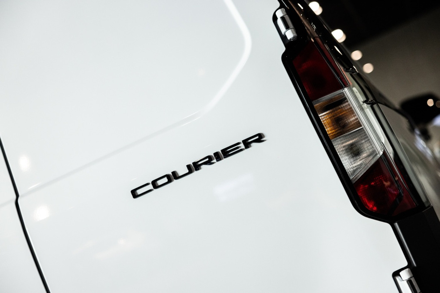 Foto van Ford E-transit Cour.