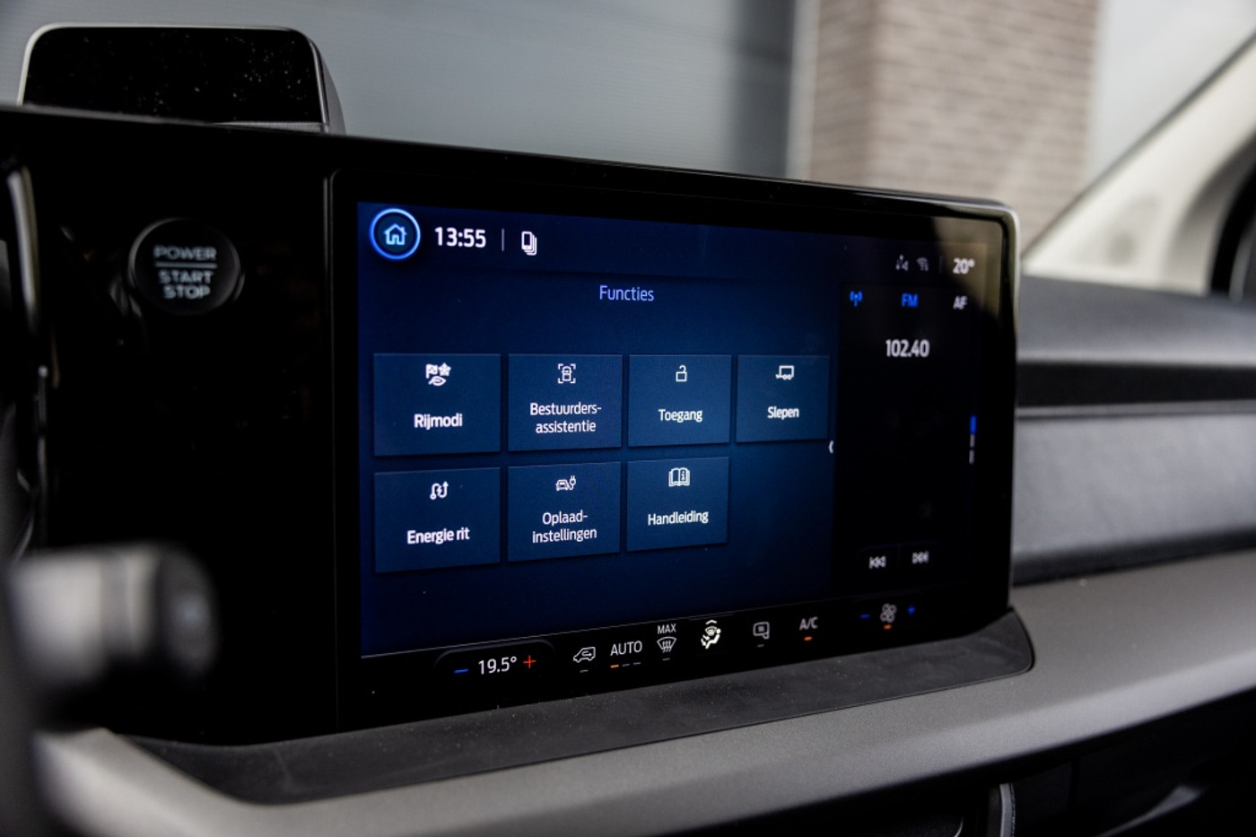 Foto van Ford E-transit Cour.