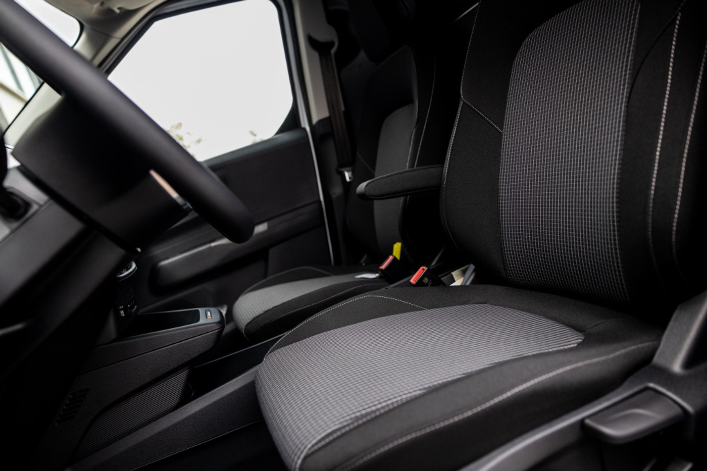 Foto van Ford E-transit Cour.