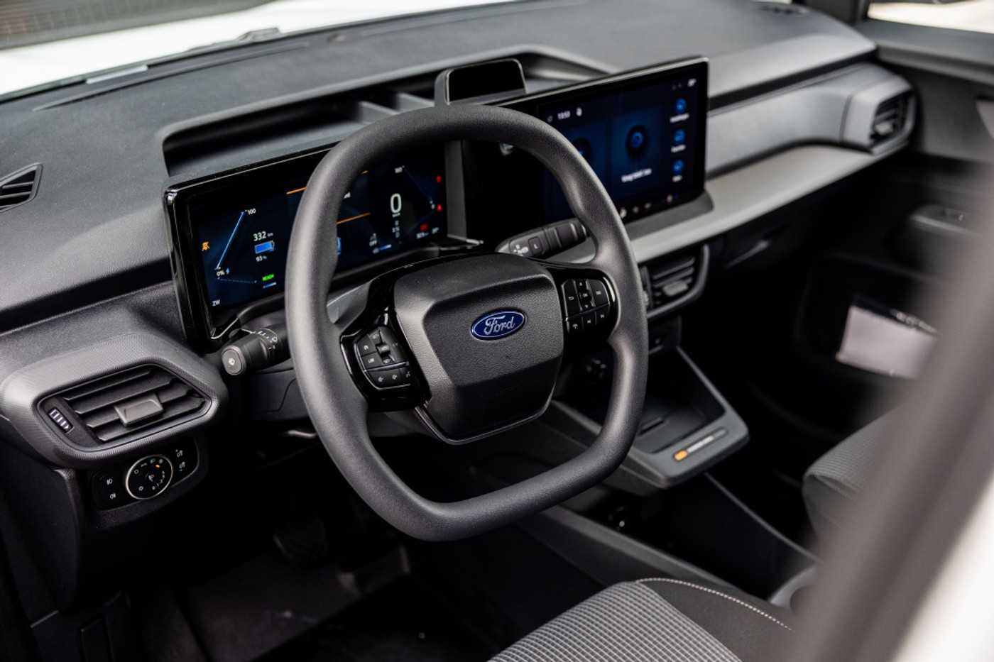 Foto van Ford E-transit Cour.