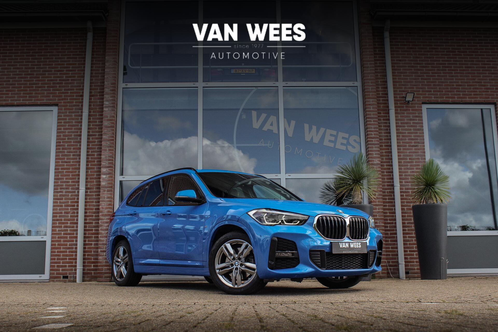BMW X1 xDrive25e High Executive M sport | 1e eigenaar | Dealer onderhouden | Panoramadak | Apple Carplay | Camera | LED adaptief | Head-up | Stoelverwarming | Cruise control 2021 - voorkant