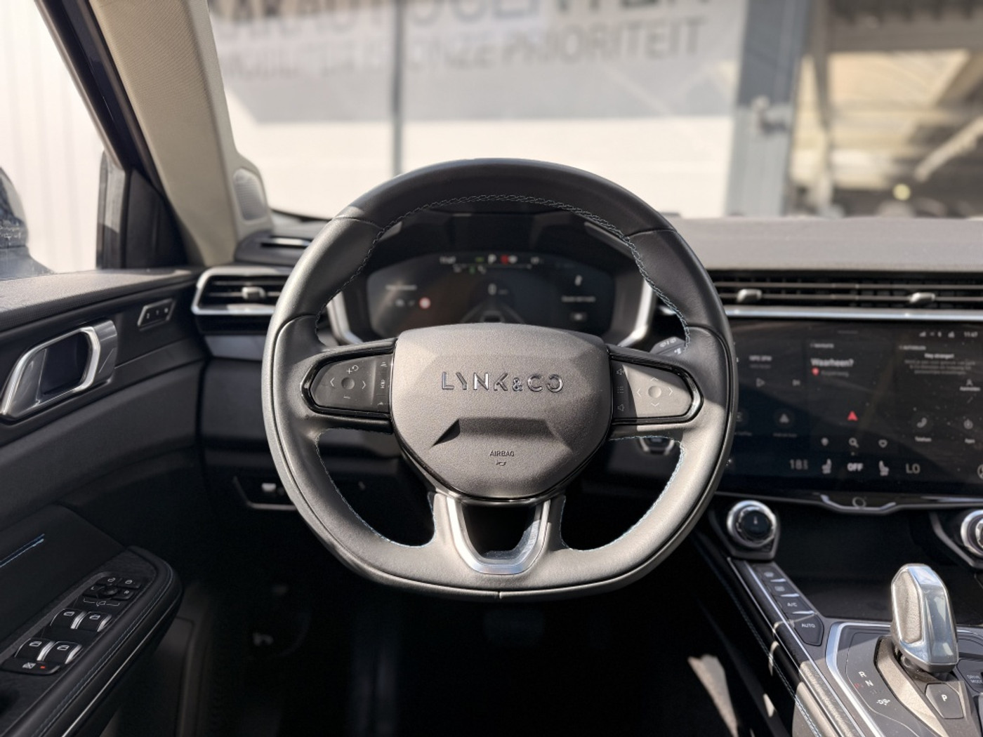 Foto van LYNK & Co 01