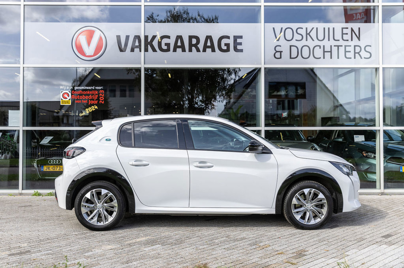 Foto van Peugeot E-208