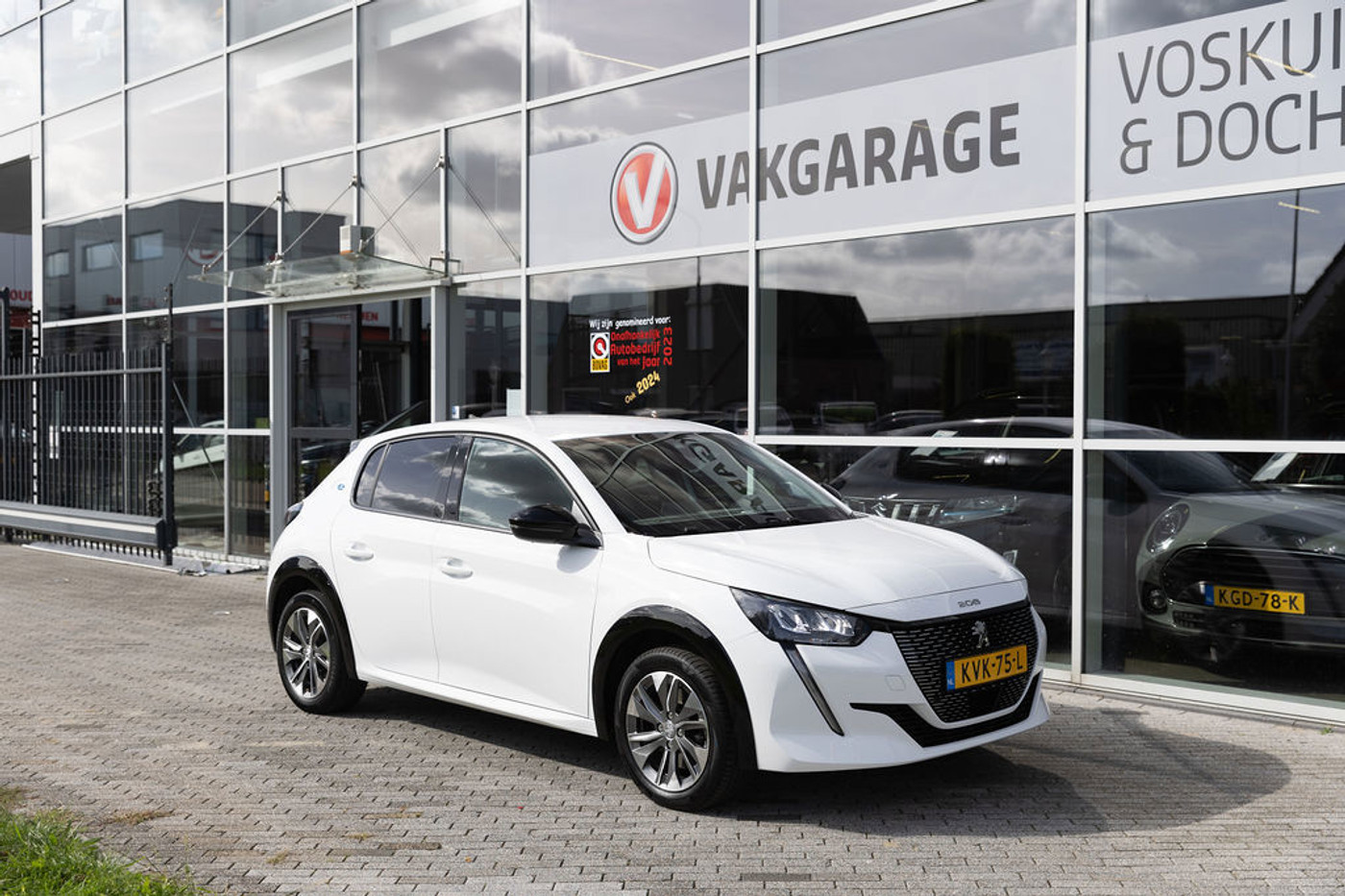 Foto van Peugeot E-208