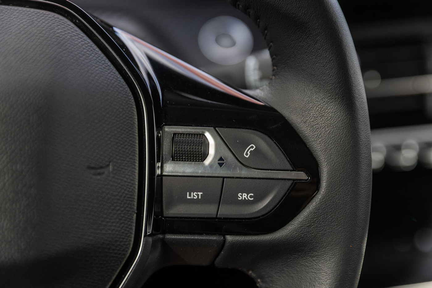 Foto van Peugeot E-208