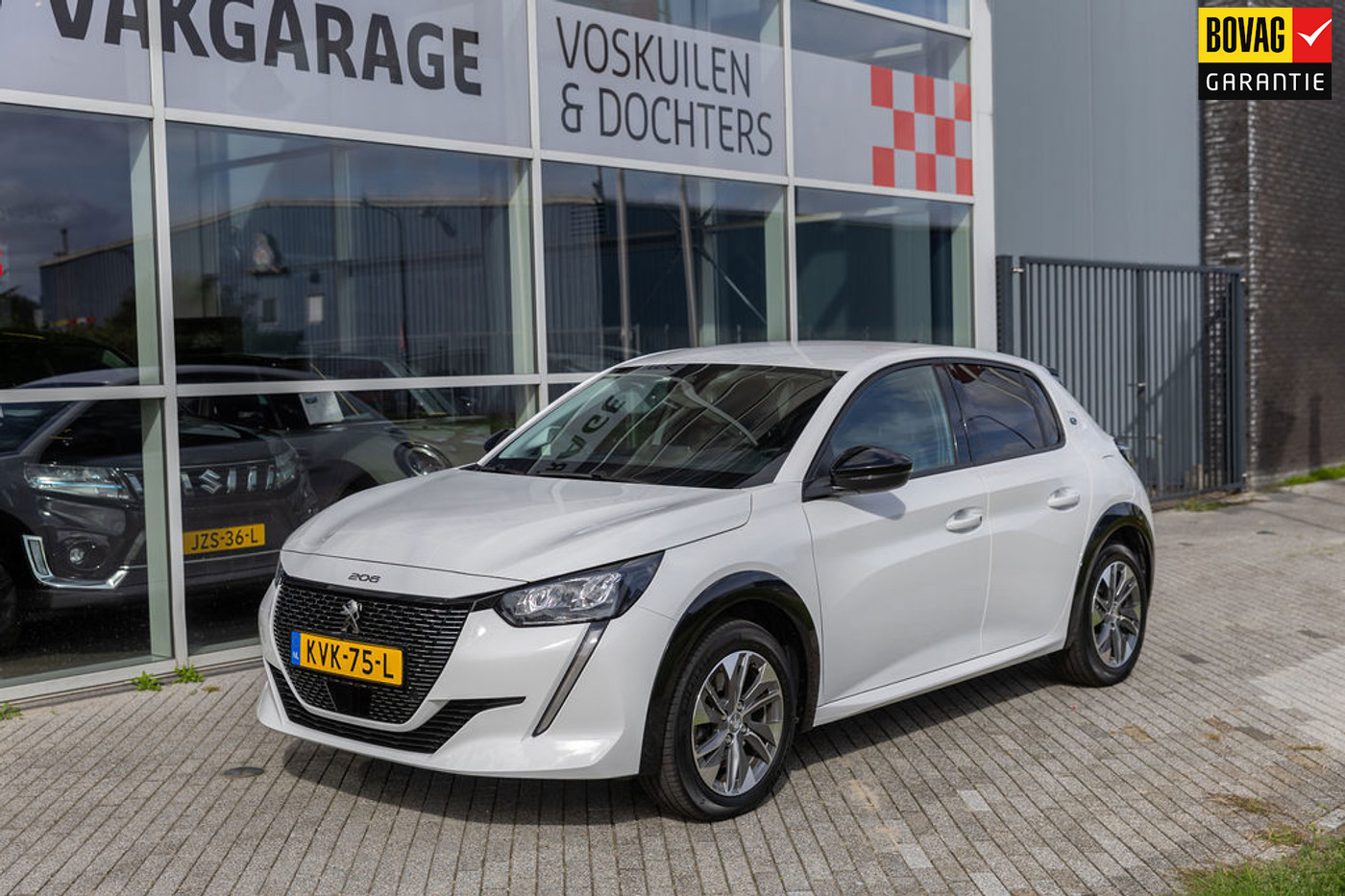 Peugeot E-208 EV Allure 50 kWh 3-fase Navi 2023 - voorkant