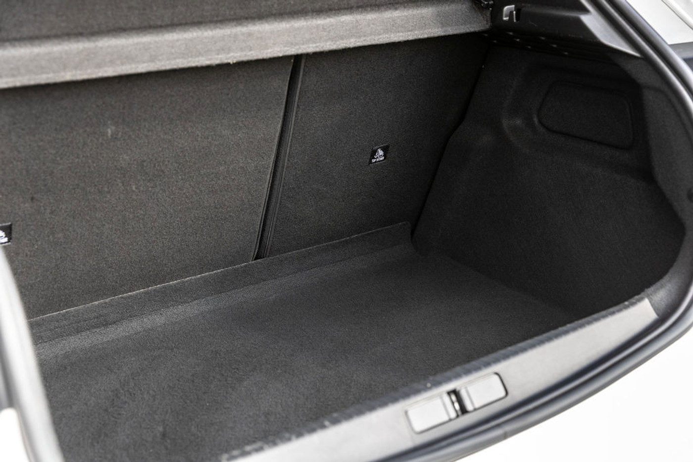 Foto van Peugeot E-208