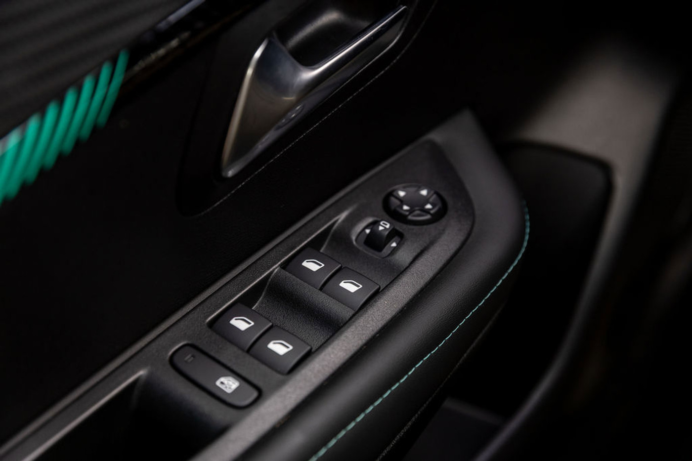 Foto van Peugeot E-208