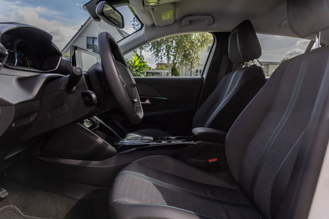 Foto van Peugeot E-208