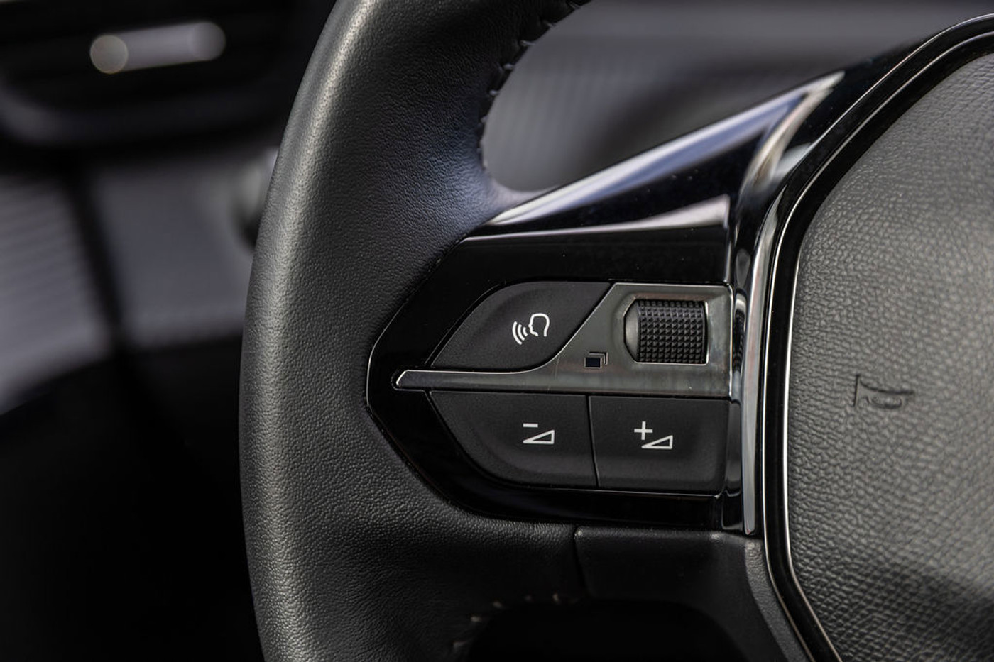 Foto van Peugeot E-208