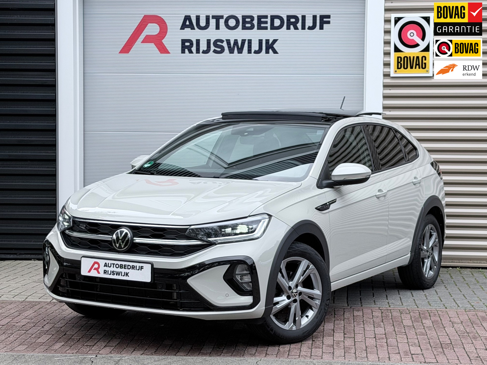 Volkswagen Taigo 1.5 TSI R-Line Pano/AppleCar/Xenon 2024 - voorkant
