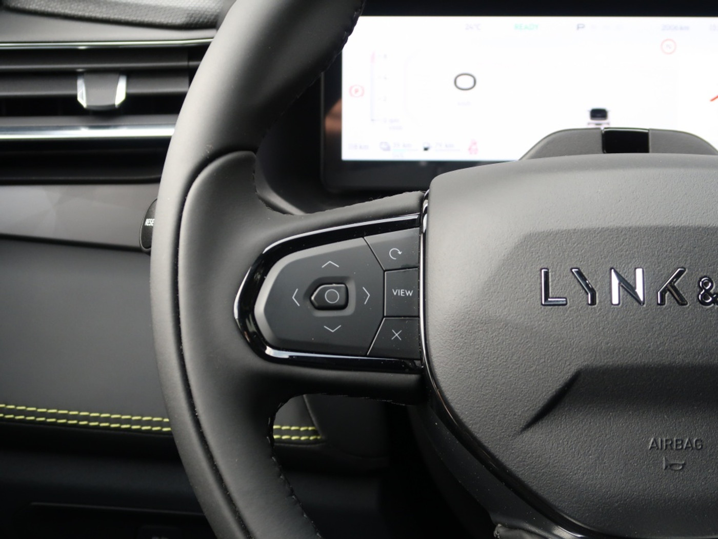 Foto van LYNK & Co 01
