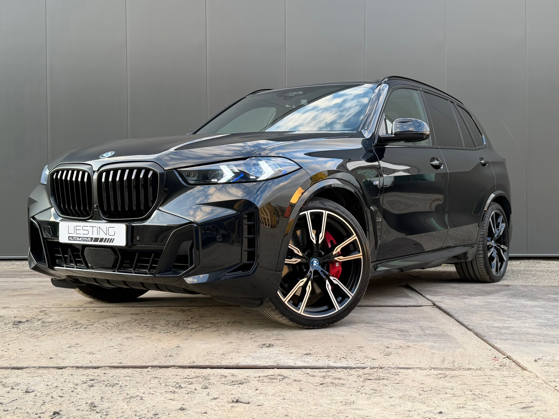 BMW X5 XDrive50e M-Sport Pro - Pano Trekhaak H/K Softclose 2023 - voorkant