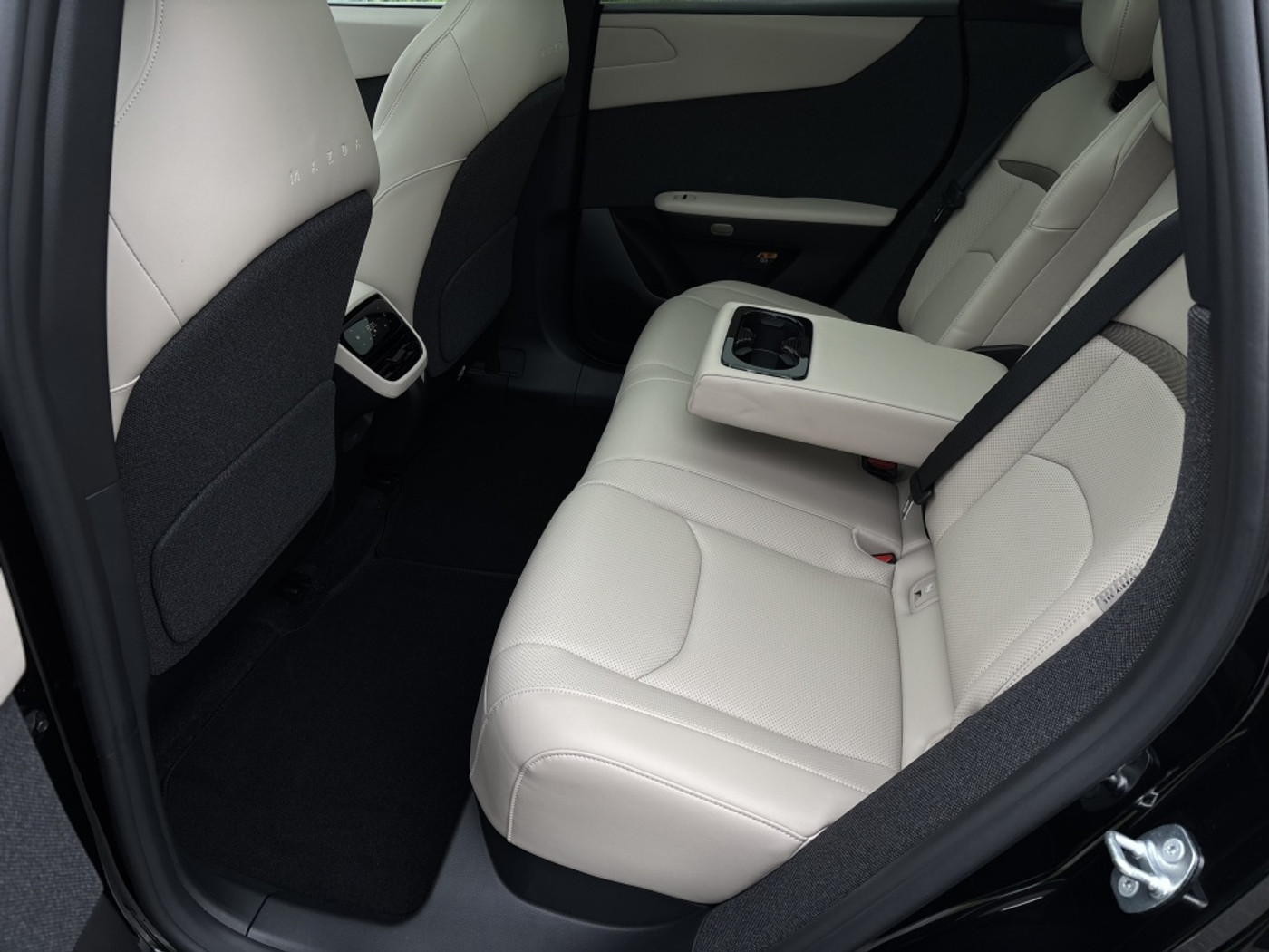 Foto van Mazda Cx-6e