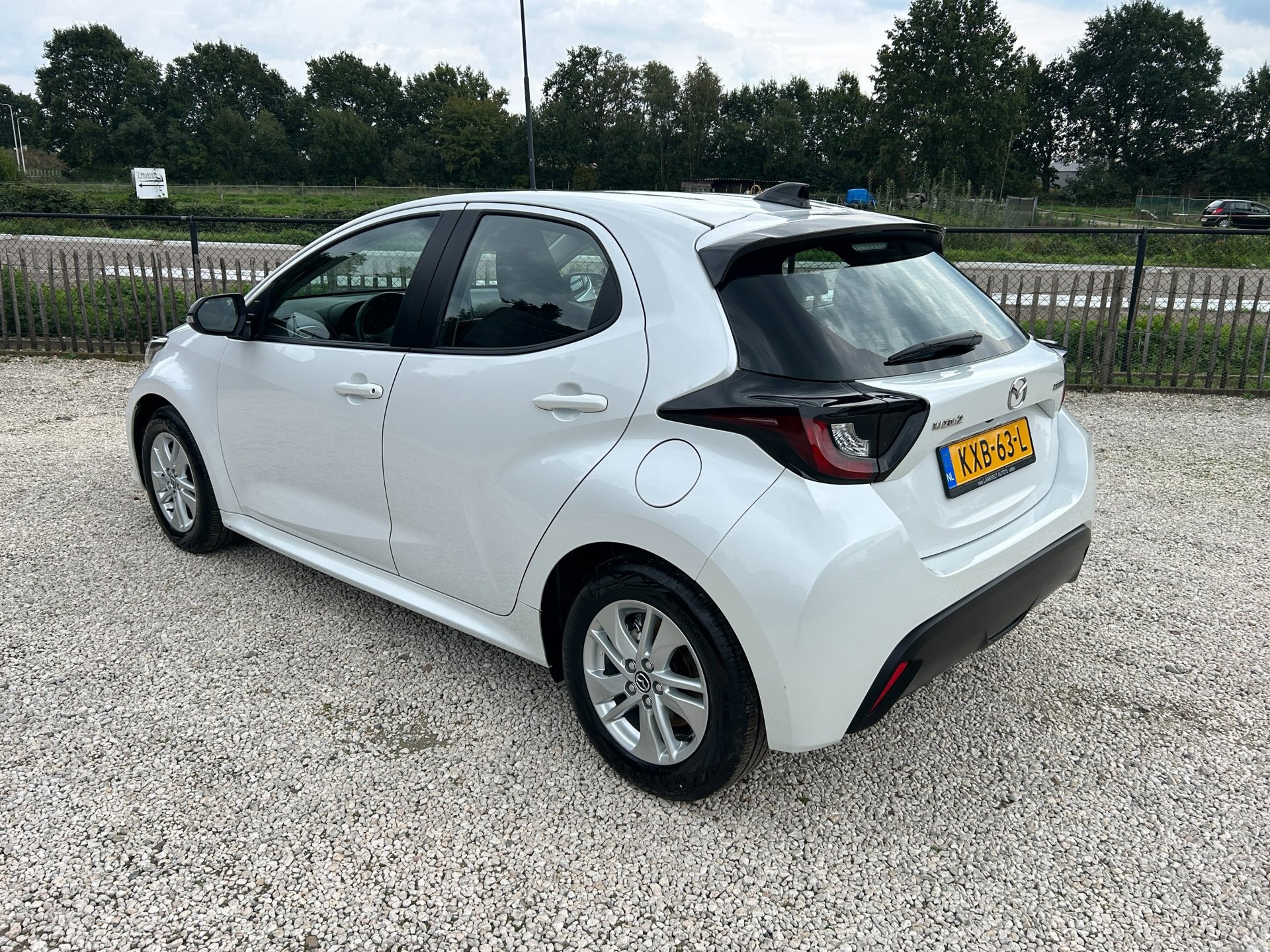 Foto van Mazda 2 Hybrid