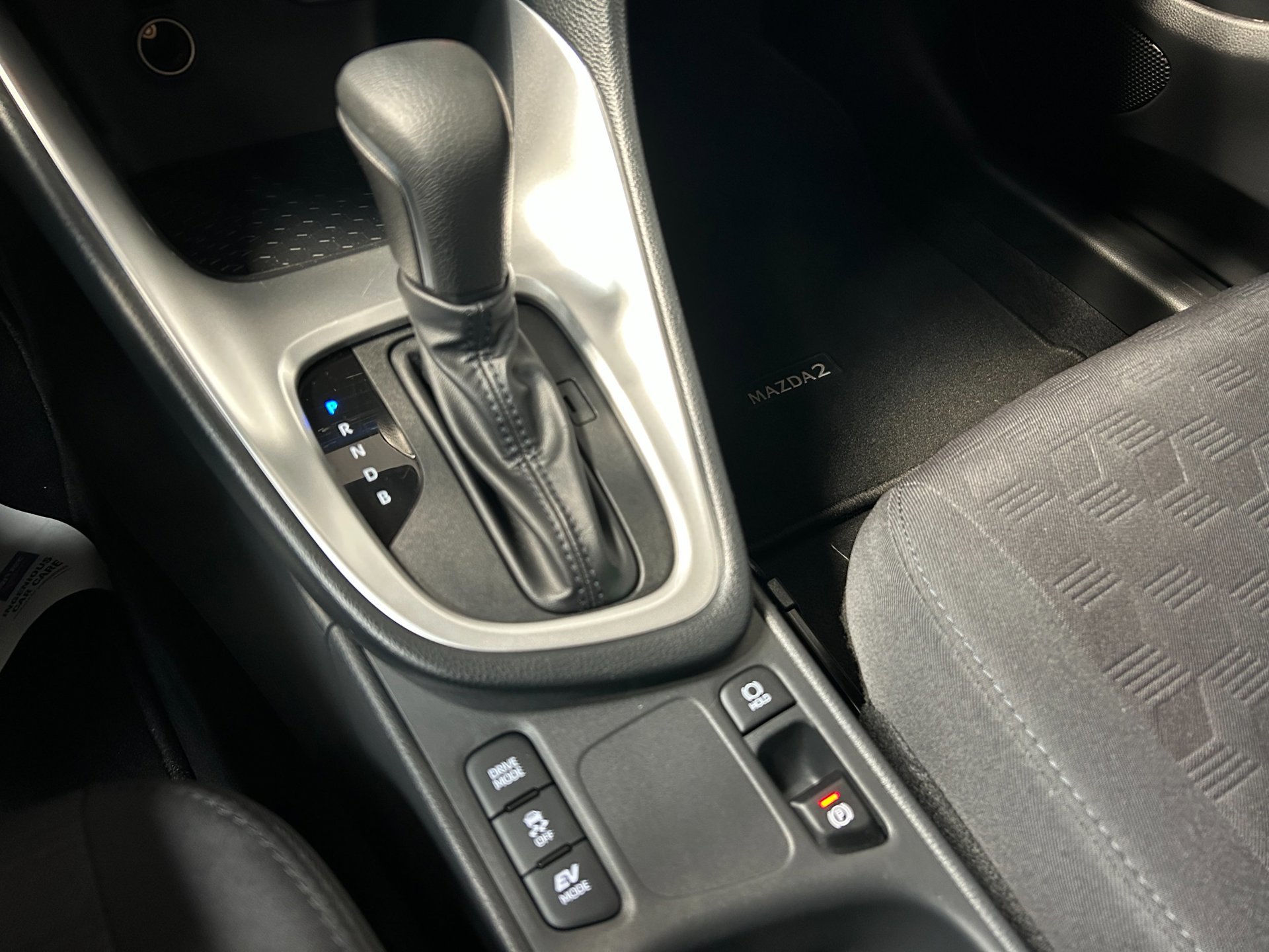 Foto van Mazda 2 Hybrid