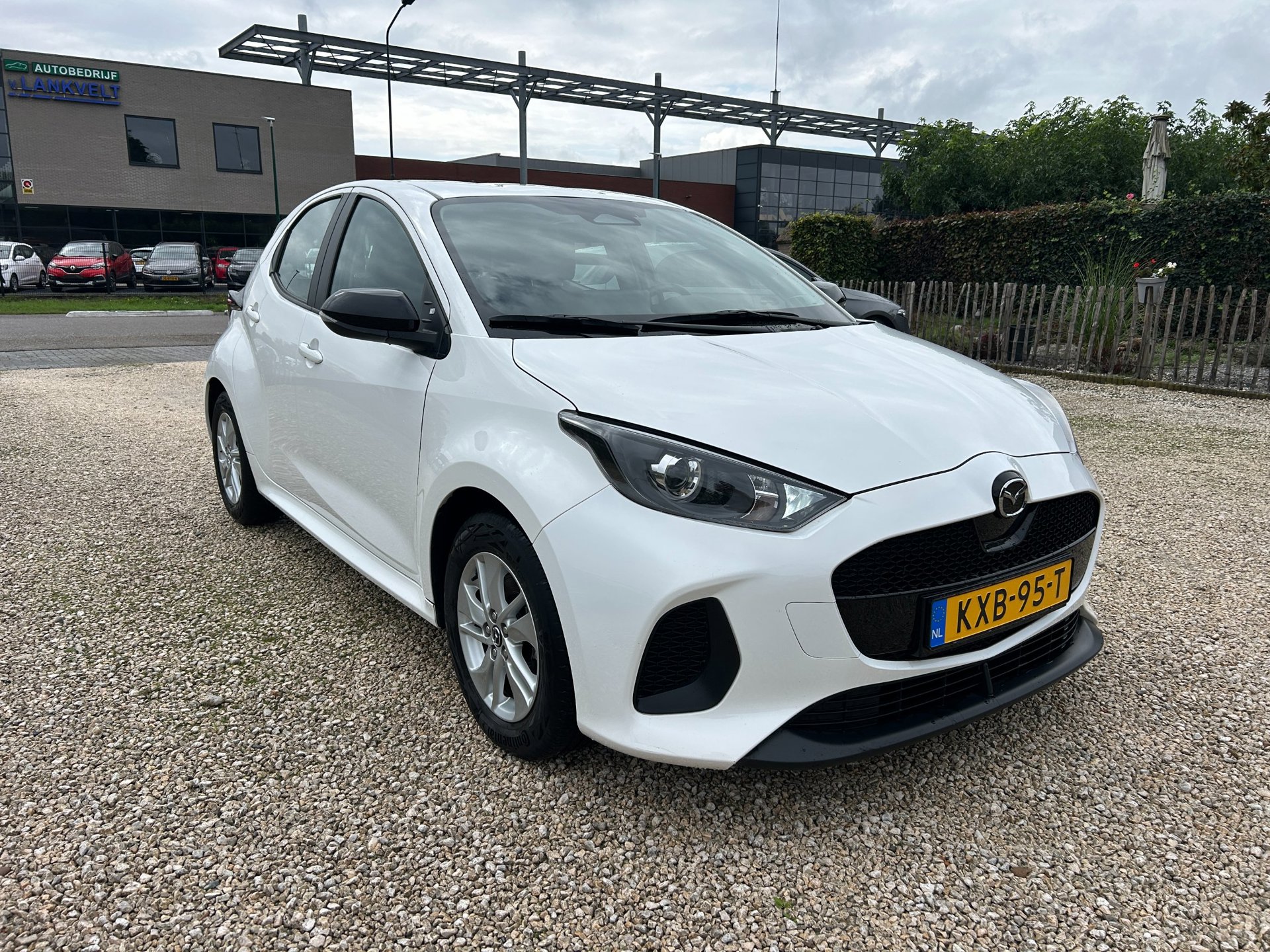 Foto van Mazda 2 Hybrid