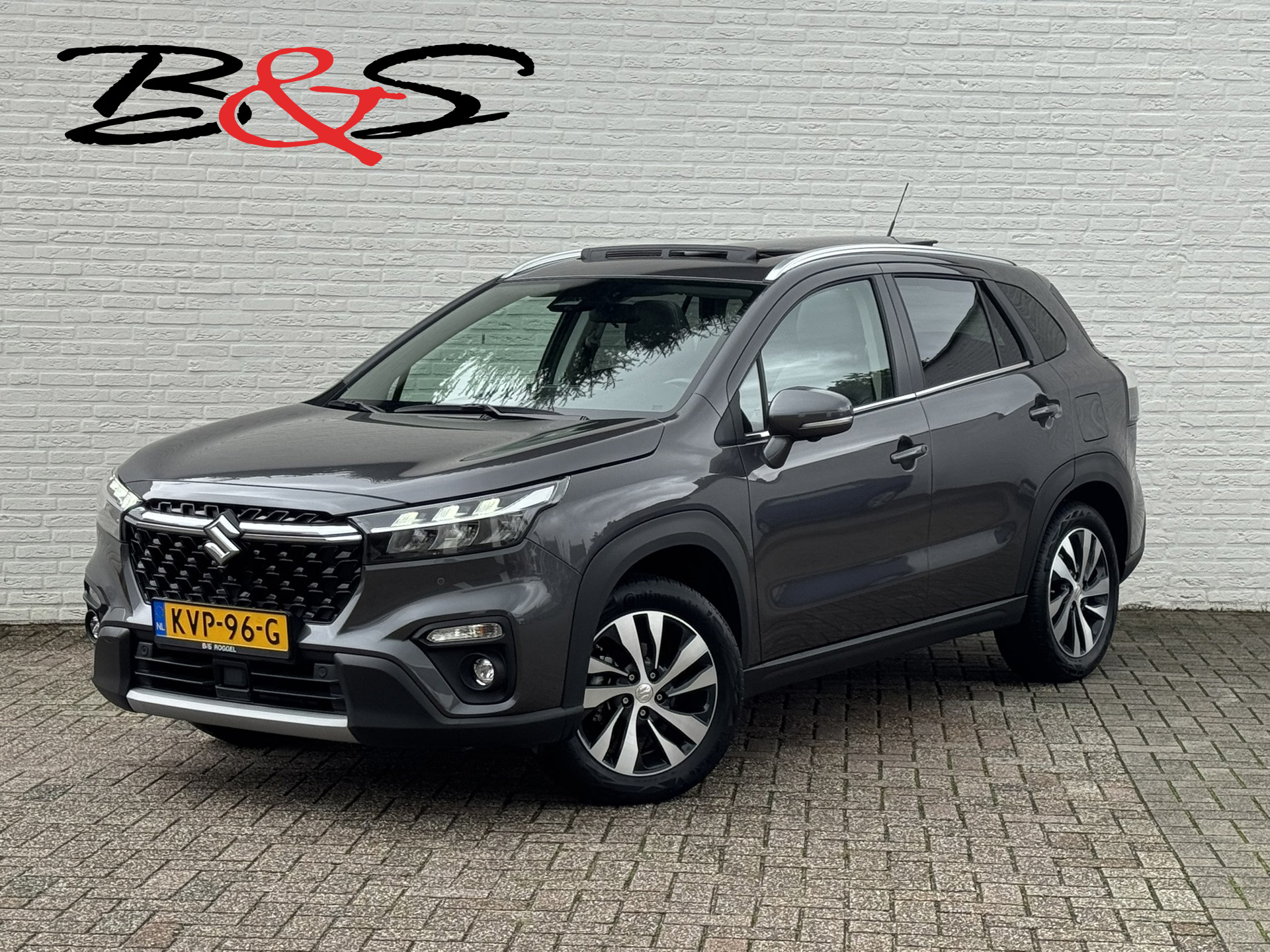 Suzuki S-cross 1.5 Hybrid Select Automaat Trekhaak Panodak 360 Camera Carplay Adaptive Cruise Clima Stoelverw 2024 - voorkant