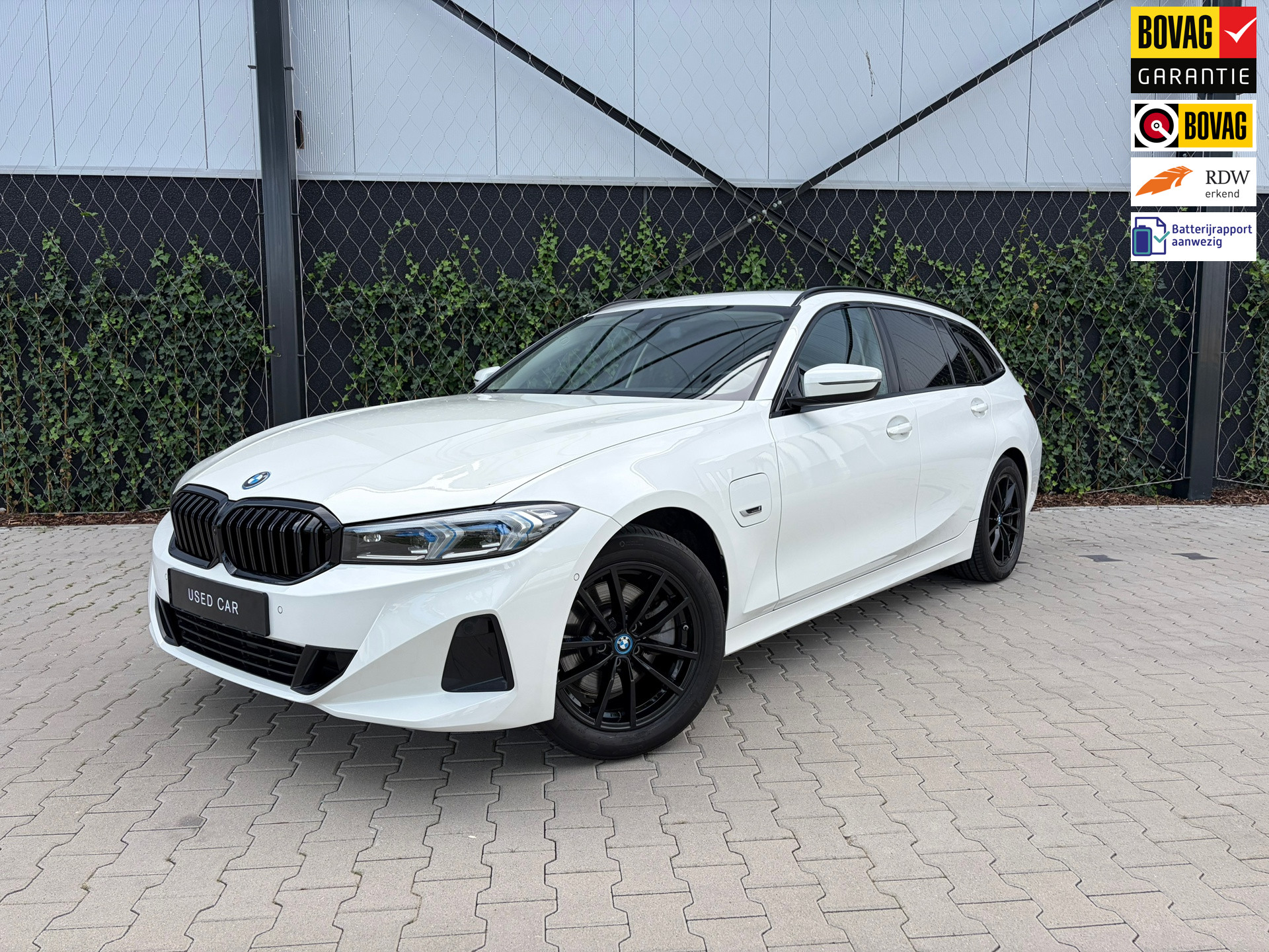 BMW 3-serie Touring 320e xDrive |Innovation Pack|Adaptive LED|HeadUp|Shadow|NAVI|CAM|Carplay 2023 - voorkant