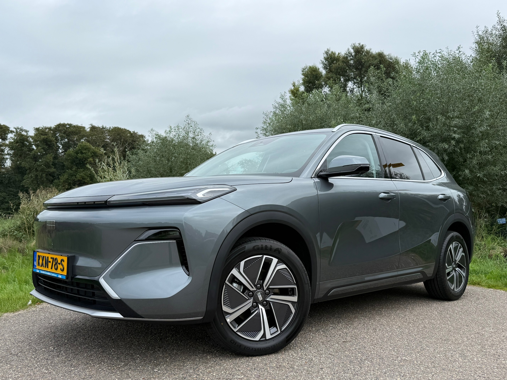 Geely Starray Em-i 1.5 Pro Plug-in Hybrid Automaat / NIEUW! / 360 Camera / Apple CarPlay-Android Auto / Leder / Key-Less / LED / 2026 - voorkant