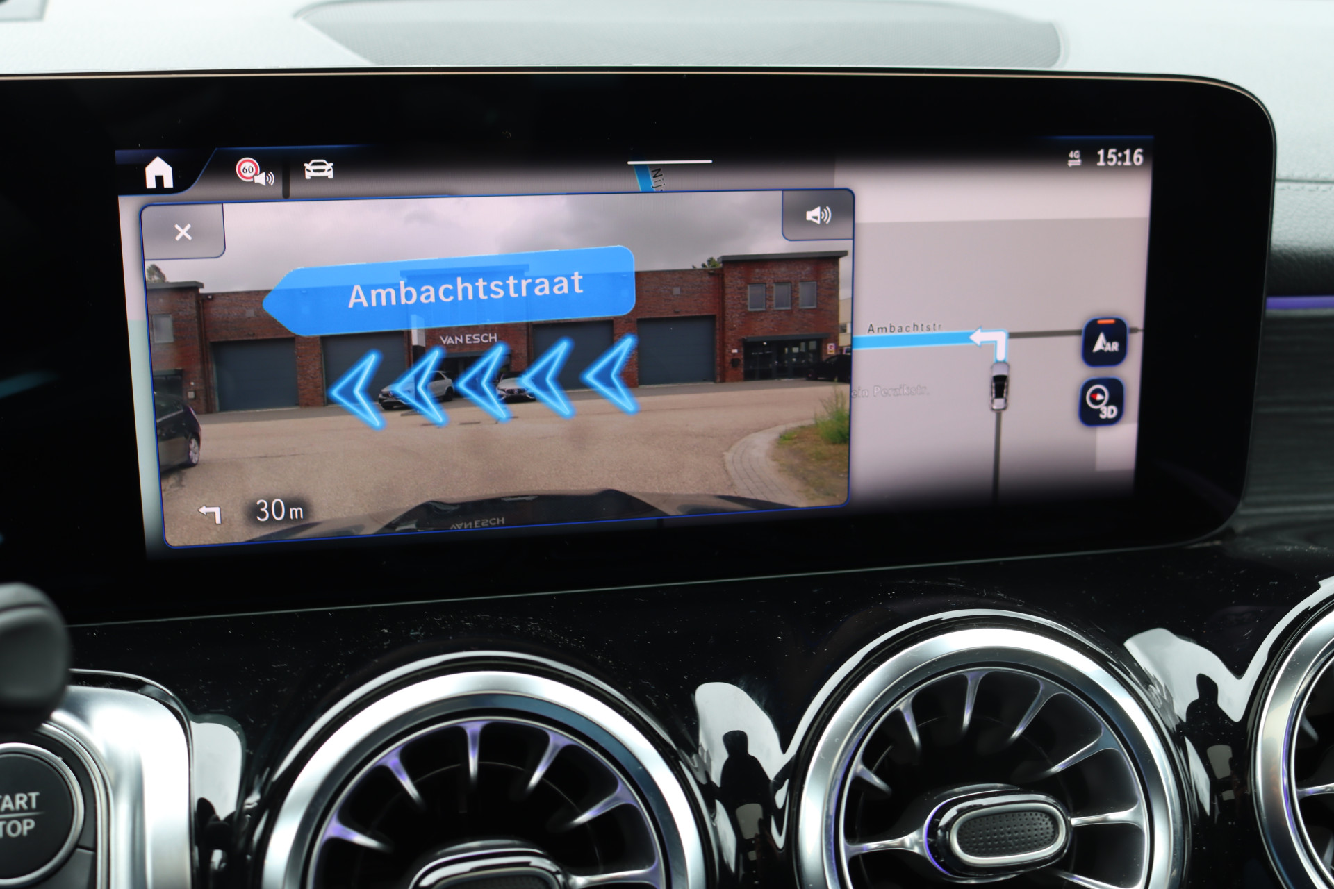 Foto van Mercedes-Benz Eqb