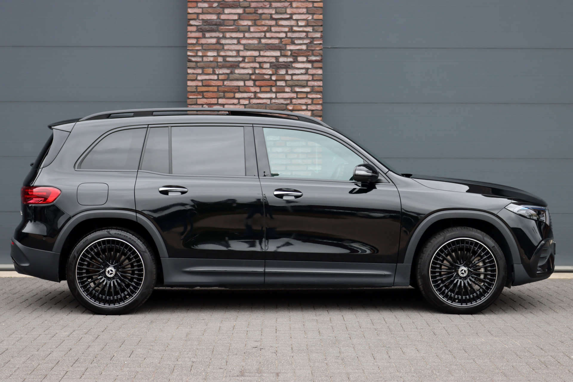 Foto van Mercedes-Benz Eqb