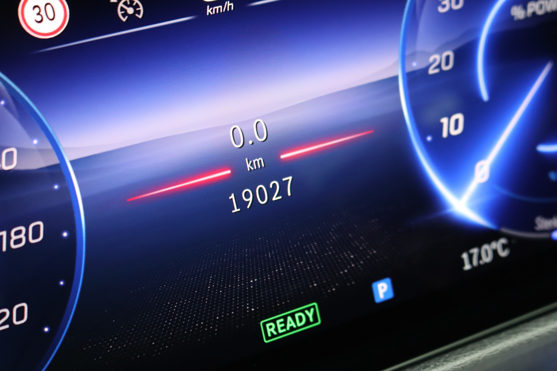 Foto van Mercedes-Benz Eqb
