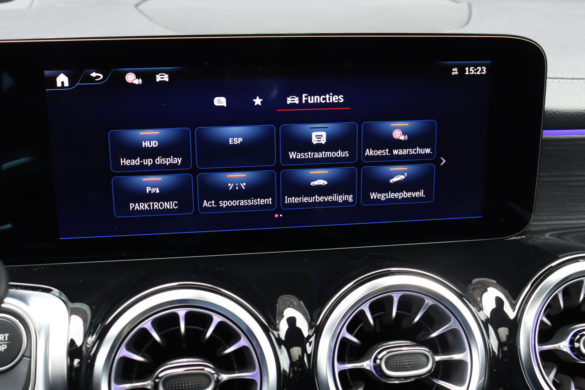 Foto van Mercedes-Benz Eqb