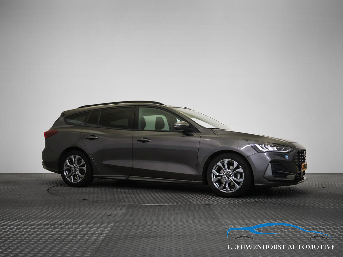 Ford Focus Wagon 1.0 EcoBoost Hybrid ST Line 2023 - voorkant