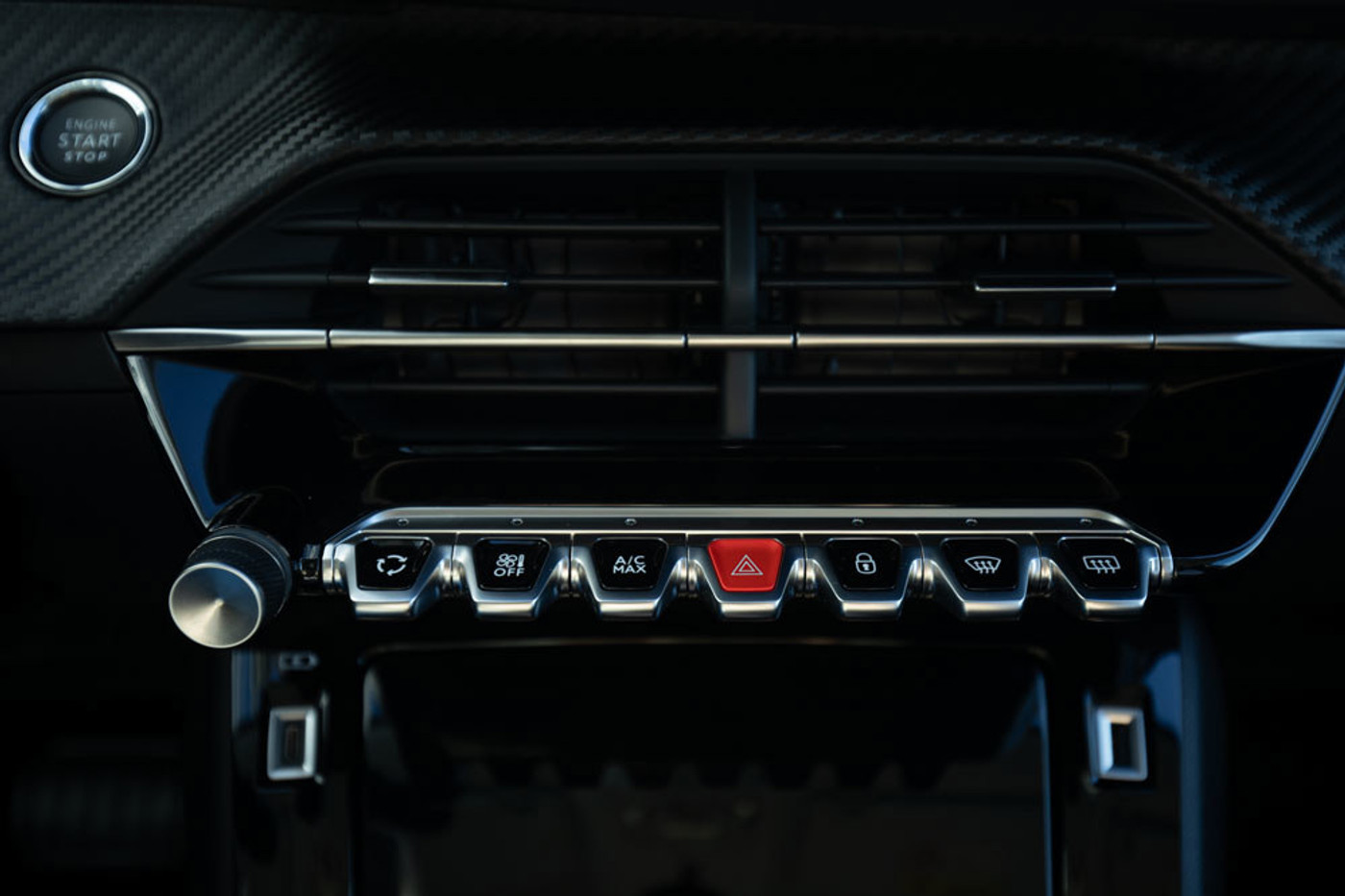 Foto van Peugeot E-208