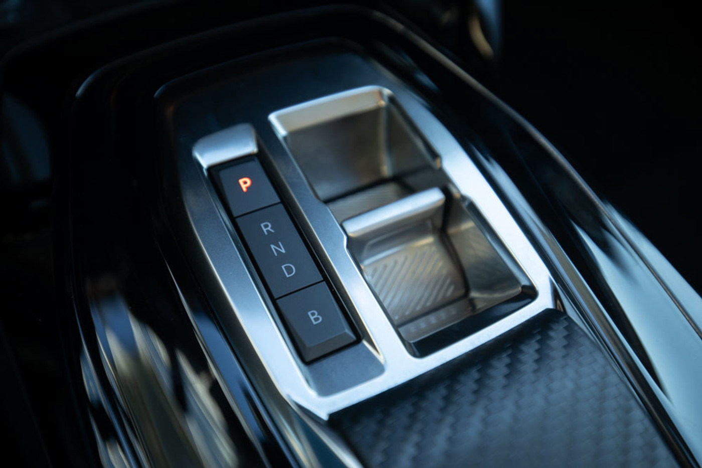 Foto van Peugeot E-208