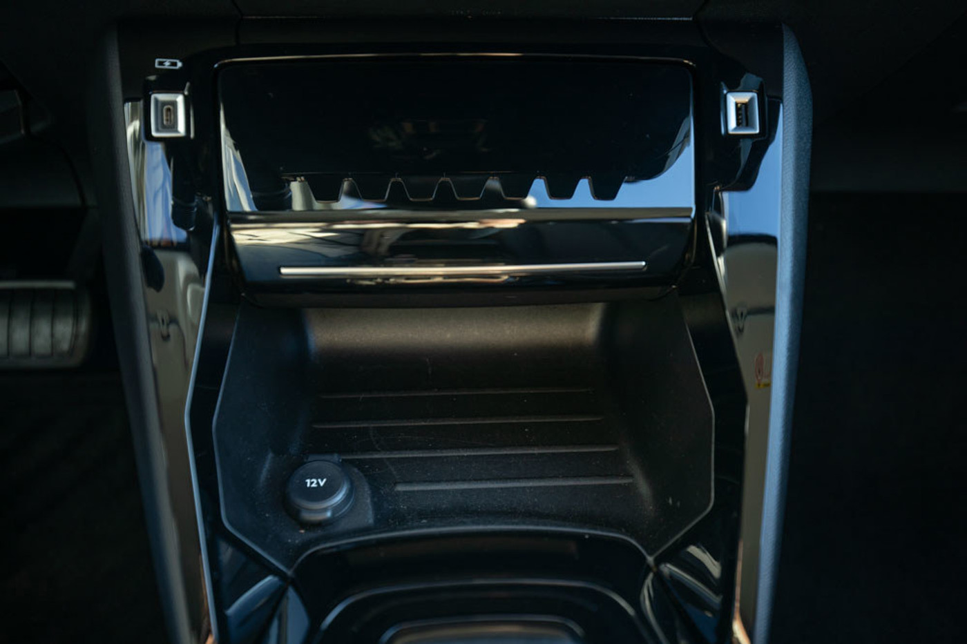 Foto van Peugeot E-208