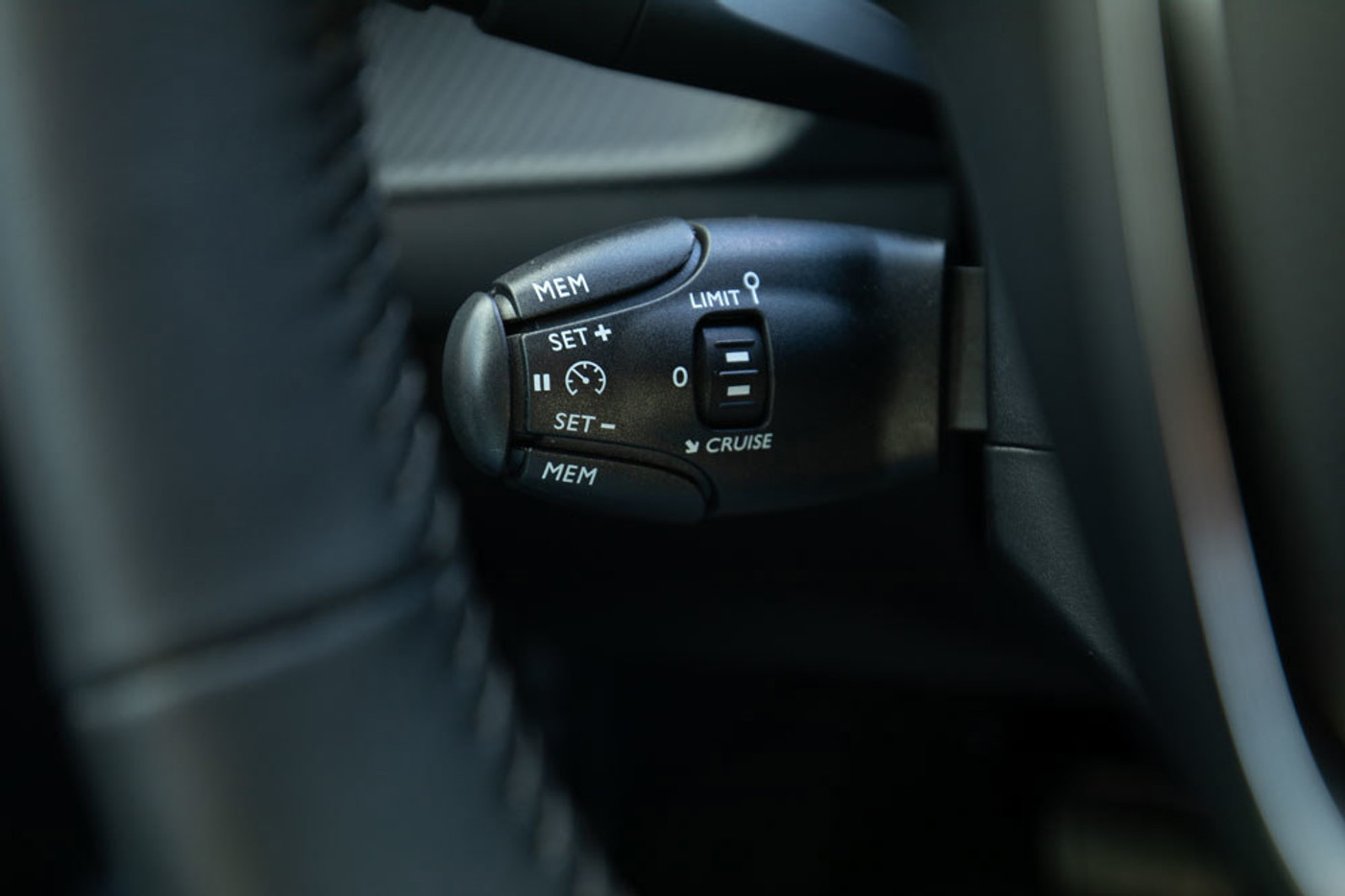 Foto van Peugeot E-208