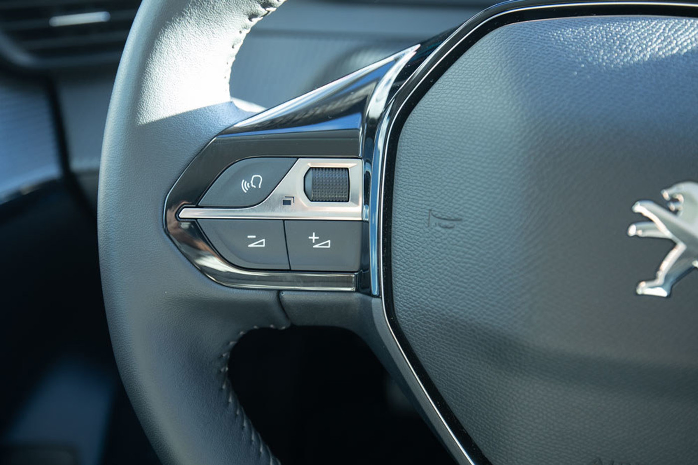 Foto van Peugeot E-208